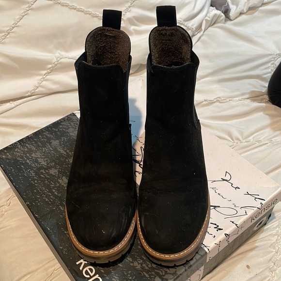 Kensie Black Suede Chelsea Boots Sz 75 
